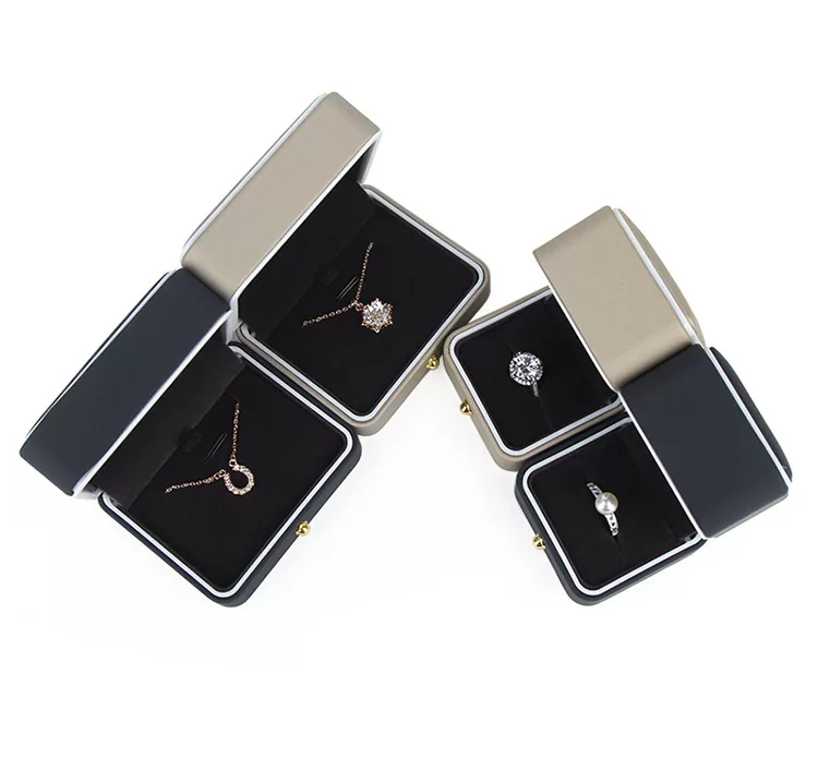 tiffany wedding band box,tiffany jewelry box for sale,personalised leather ring box,chic jewelry storage