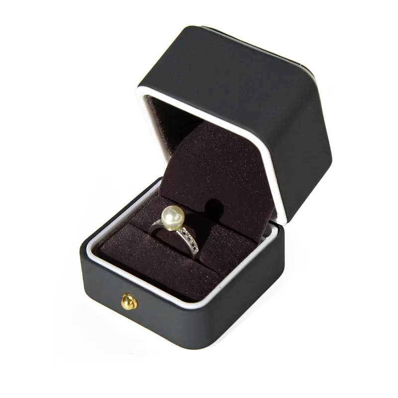 tiffany wedding band box,tiffany jewelry box for sale,personalised leather ring box,chic jewelry storage