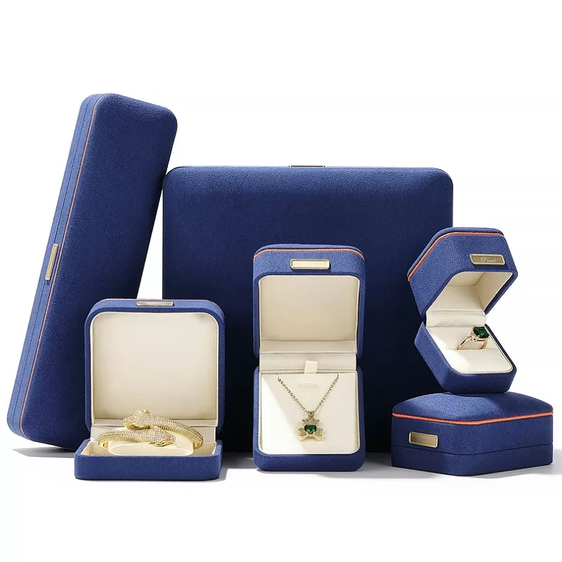 Suede pendant box sapphire blue with beige interior