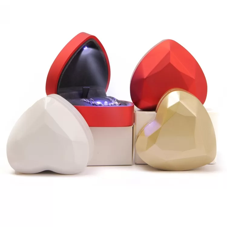 heart shaped jewelry case, heart shaped silver trinket box, ring box heart, personalized jewelry case