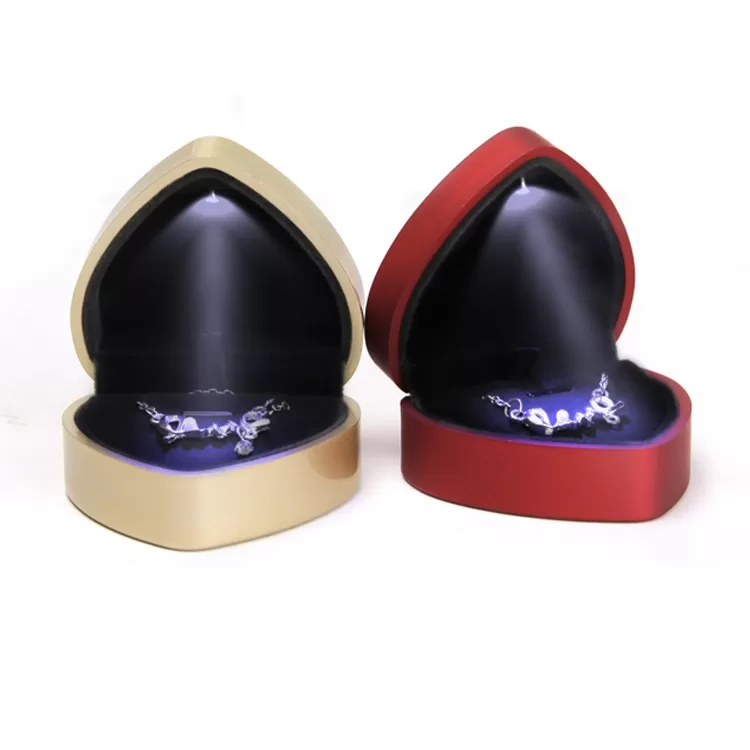 heart shaped jewelry case, heart shaped silver trinket box, ring box heart, personalized jewelry case