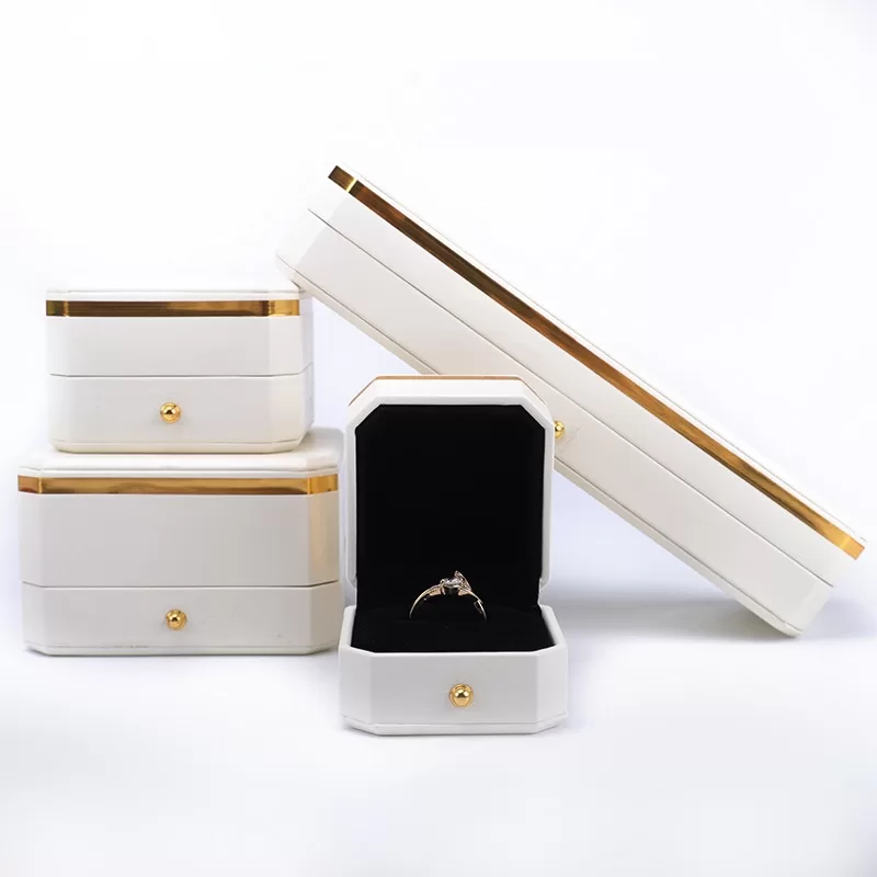 white faux leather jewellery box, women's white jewelry box, custom ring box for proposal, best way to pack jewelry