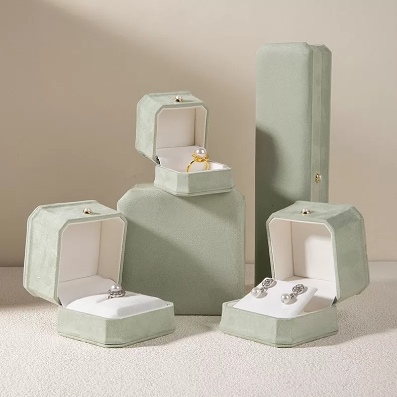 Luxury microfiber jewelry box with logo engraving,OEM/ODM microfiber jewelry gift box wholesale,Waterproof microfiber travel jewelry case,Custom microfiber jewelry box with velvet lining