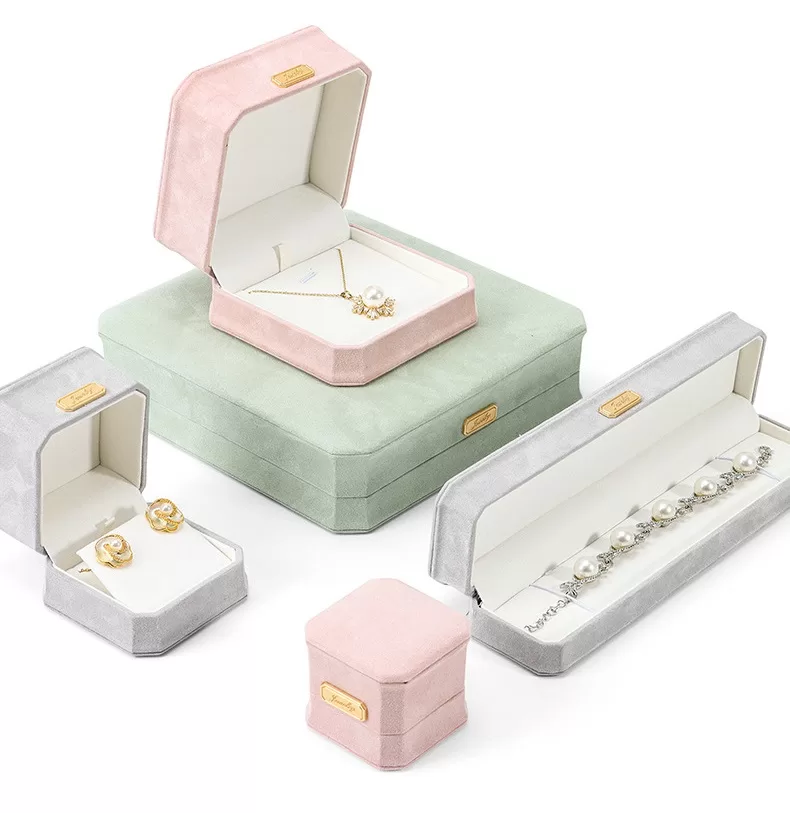 Luxury microfiber jewelry box with logo engraving,OEM/ODM microfiber jewelry gift box wholesale,Waterproof microfiber travel jewelry case,Custom microfiber jewelry box with velvet lining