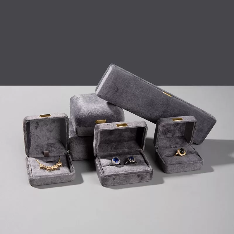 navy blue velvet ring box,customised jewellery packaging,christmas gift box earrings,luxury jewelry storage