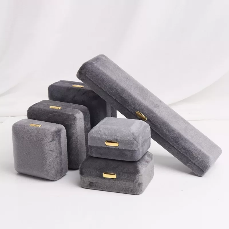 navy blue velvet ring box,customised jewellery packaging,christmas gift box earrings,luxury jewelry storage