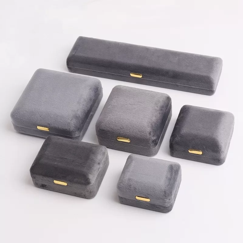 navy blue velvet ring box,customised jewellery packaging,christmas gift box earrings,luxury jewelry storage