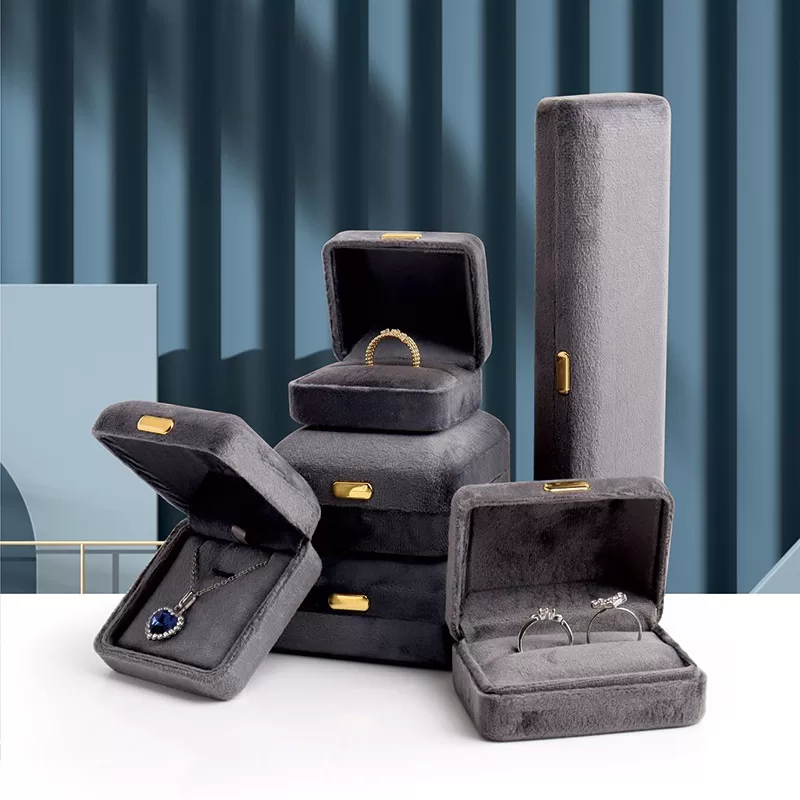 navy blue velvet ring box,customised jewellery packaging,christmas gift box earrings,luxury jewelry storage