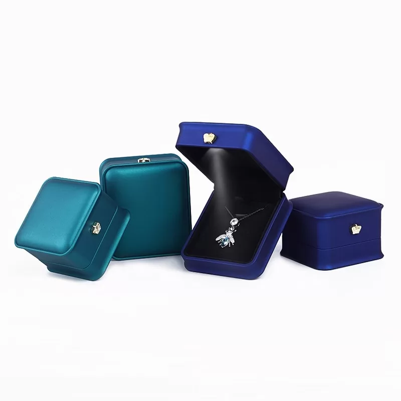 box inc,engagement ring in a box,light blue velvet ring box,light box price