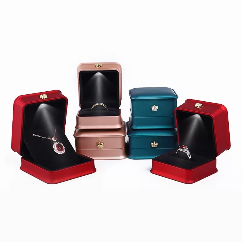 box inc,engagement ring in a box,light blue velvet ring box,light box price