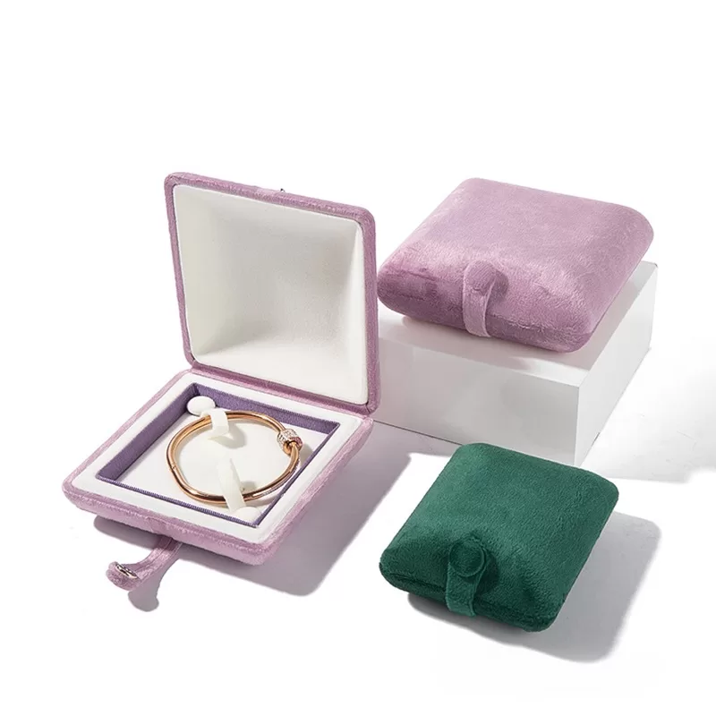 Small white velvet seashell ring box with snap button