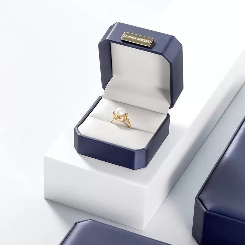 octagonal jewelry box with a velvet lining,luxury octagonal jewelry box,leather octagonal jewelry box for rings,octagonal storage box