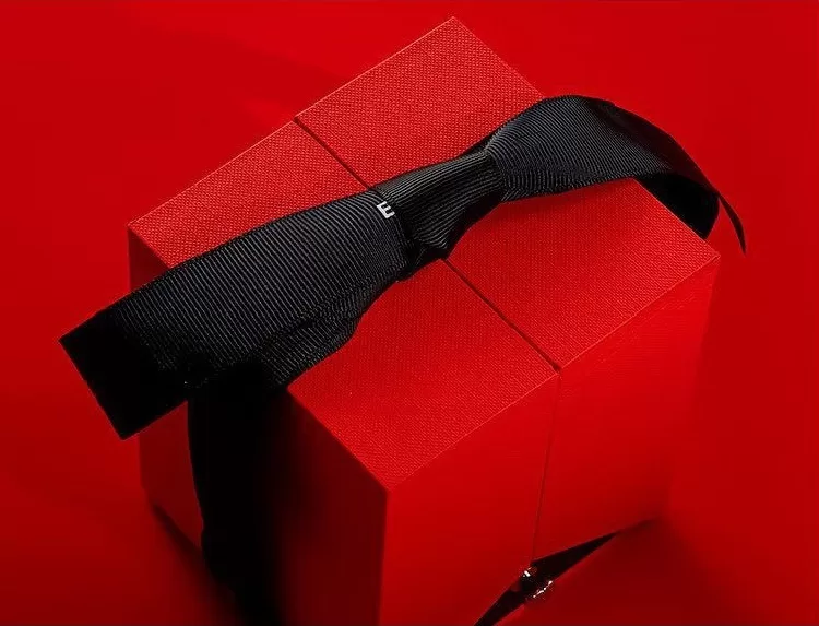 the flower box,faux flower box,acrylic rose box,acrylic roses