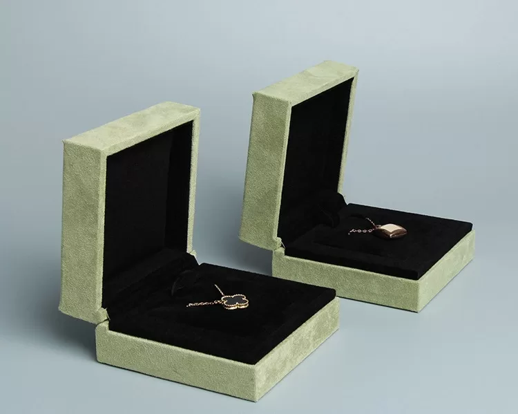 box store,baguette ring gold,jewelry box co,the little jewel box