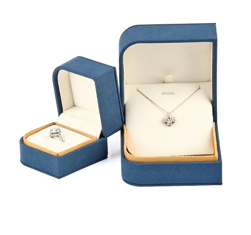 piaget ring box,piaget jewelry box,piaget possession ring,piaget necklace