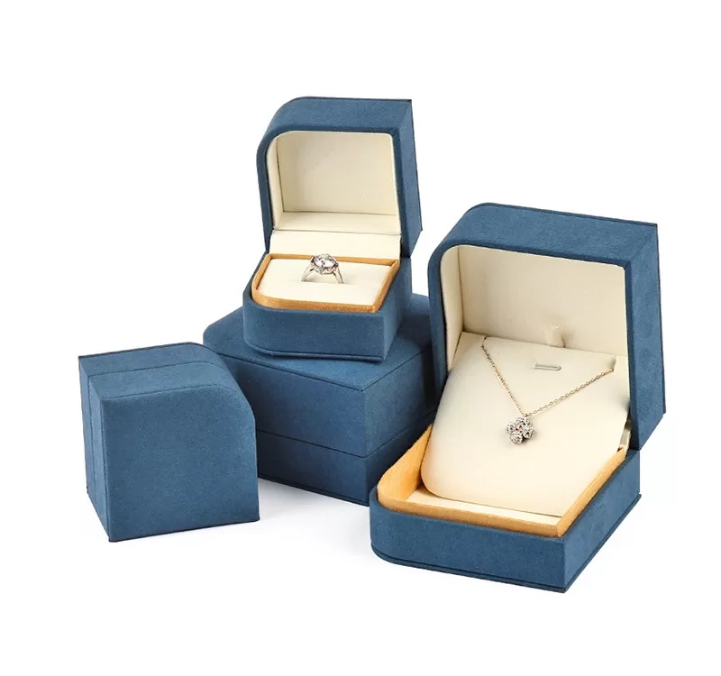 piaget ring box,piaget jewelry box,piaget possession ring,piaget necklace