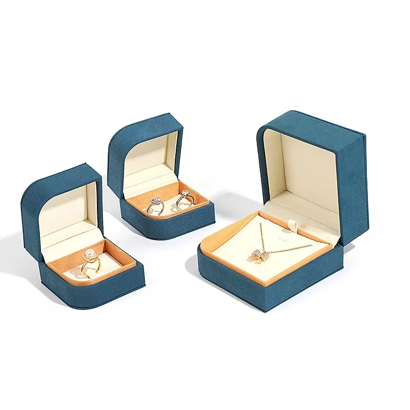 piaget ring box,piaget jewelry box,piaget possession ring,piaget necklace