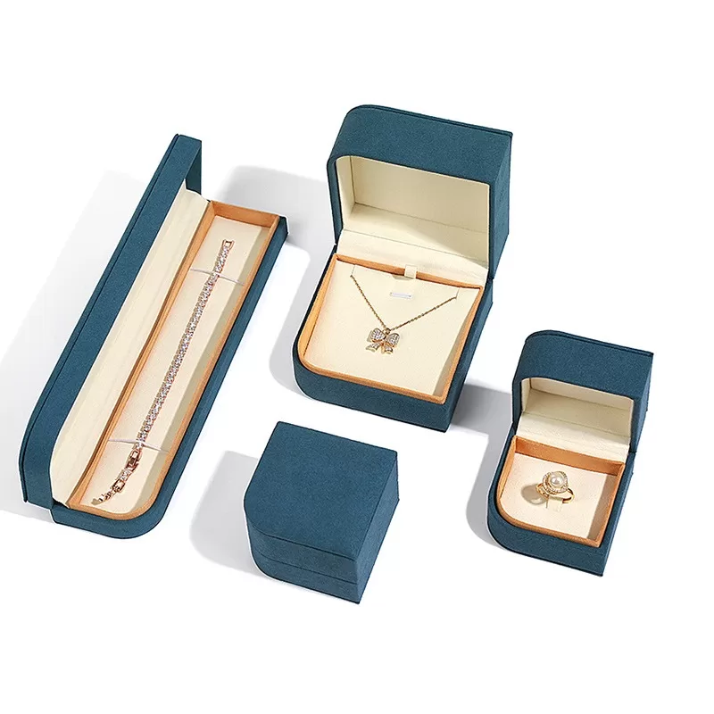 piaget ring box,piaget jewelry box,piaget possession ring,piaget necklace