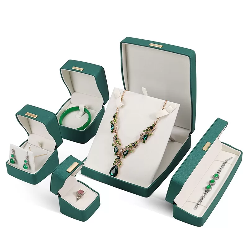 engagement box for bride,diamond jewellery box,jewellery box ireland,diamond show case