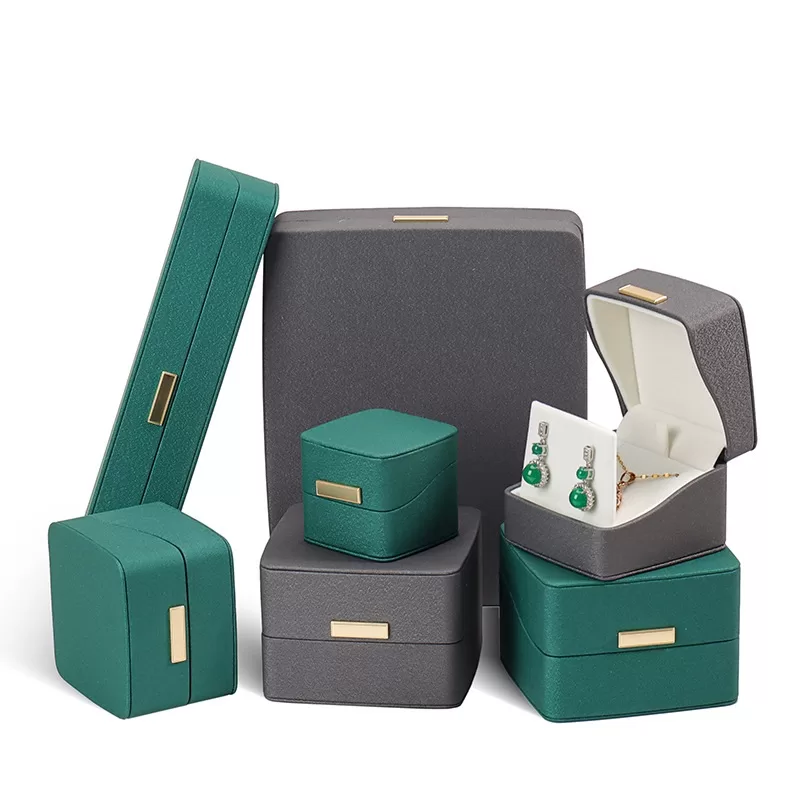 engagement box for bride,diamond jewellery box,jewellery box ireland,diamond show case