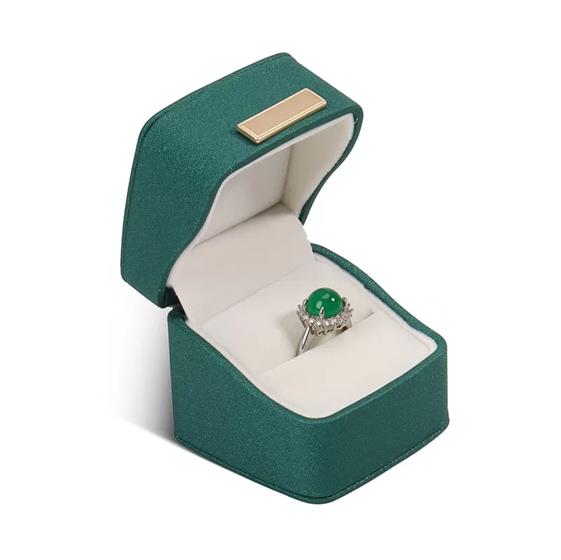 engagement box for bride,diamond jewellery box,jewellery box ireland,diamond show case