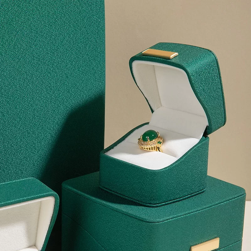 engagement box for bride,diamond jewellery box,jewellery box ireland,diamond show case