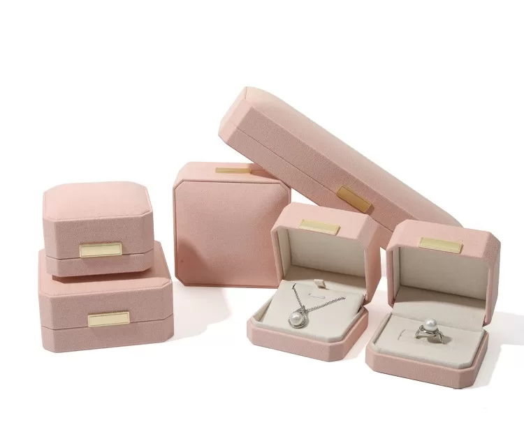 octagonal jewelry box for engagement rings,elegant octagonal jewelry box,shiny metallic octagonal jewelry box,customizable octagonal jewelry box