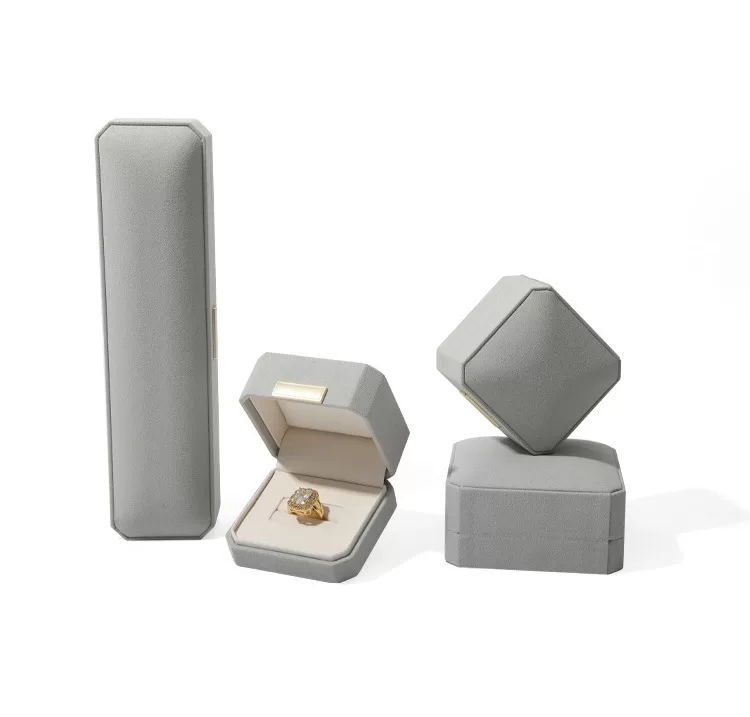 octagonal jewelry box for engagement rings,elegant octagonal jewelry box,shiny metallic octagonal jewelry box,customizable octagonal jewelry box