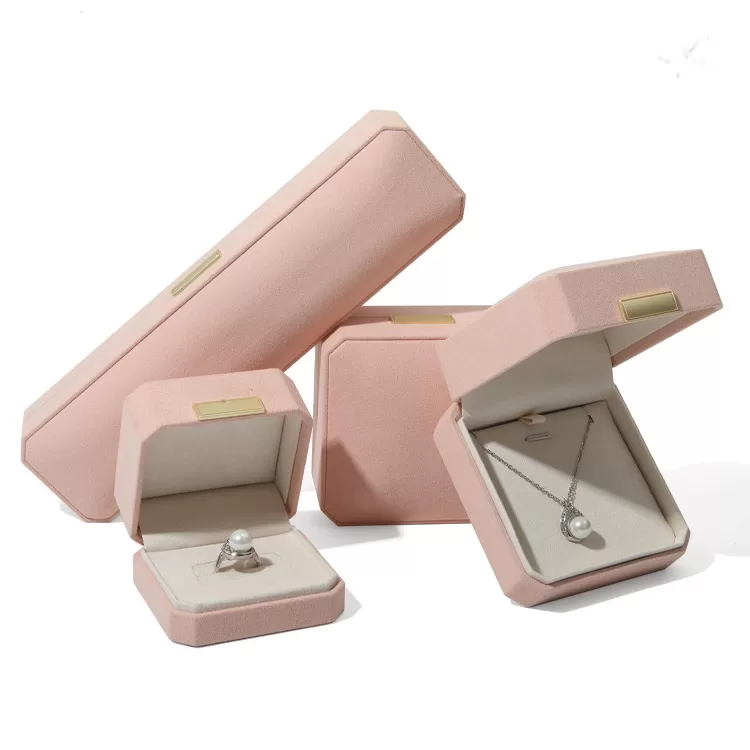 octagonal jewelry box for engagement rings,elegant octagonal jewelry box,shiny metallic octagonal jewelry box,customizable octagonal jewelry box