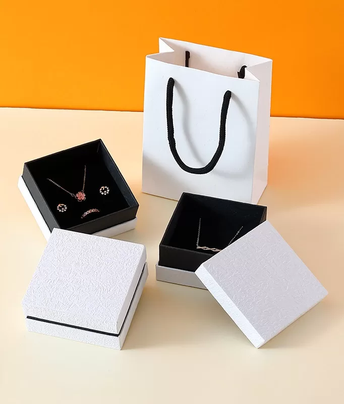 Eco-Friendly jewelry paper boxes,green cardboard jewelry box,paper small earring boxes,affordable paper pendant boxes