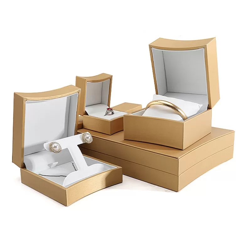 italian curved leather jewelry box,antique curved leather storage box,custom curved leather box for jewelry,curved leather ring box for weddings