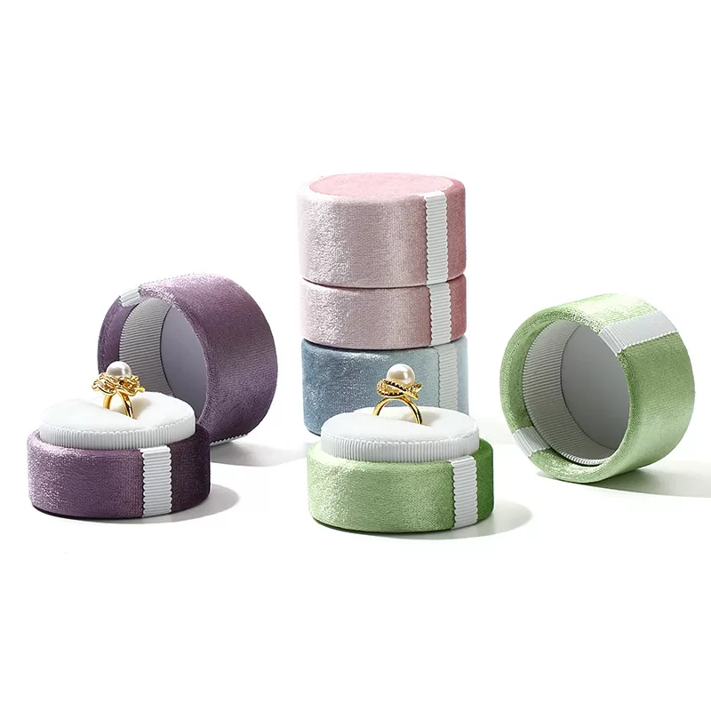 Dusty pink fine corduroy ring box round shape