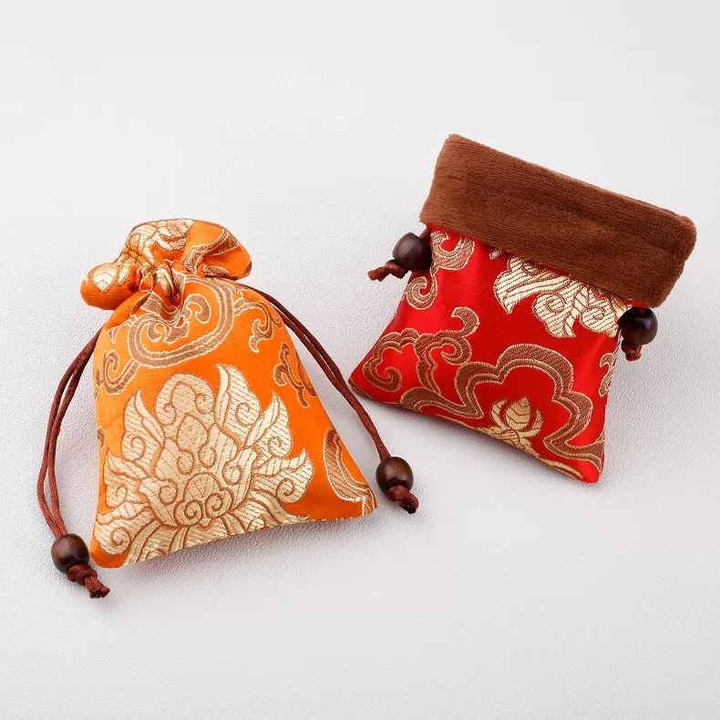 brocade double-layer drawstring pouch,jewelry pouch with flannel lining, brocade double-layer velvet-lined drawstring pouch,brocade padded drawstring pouch