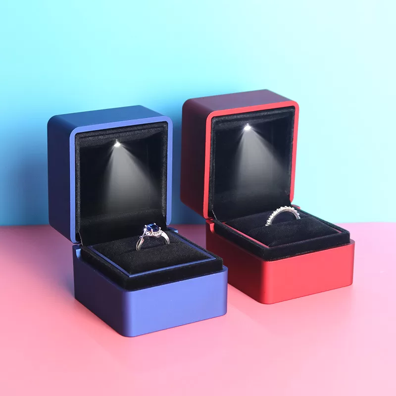 Lighted Detachable Jewelry Box,LED Illuminated Detachable Jewelry Organizer Box with Removable Trays