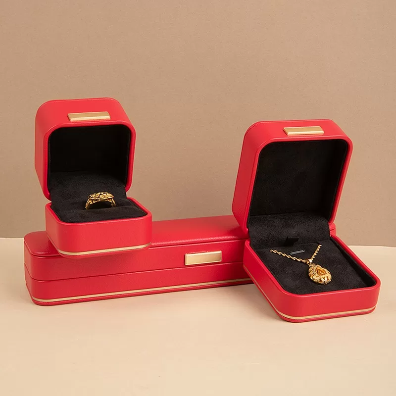 cruelty-free faux leather jewelry organizer,luxury faux leather jewelry box for wedding gifts, soft synthetic leather jewelry box with velvet lining,affordable faux leather jewelry box wholesale