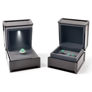 Luxury Piano Gloss LED Jewelry Box Wholesale | Illuminated Proposal Case