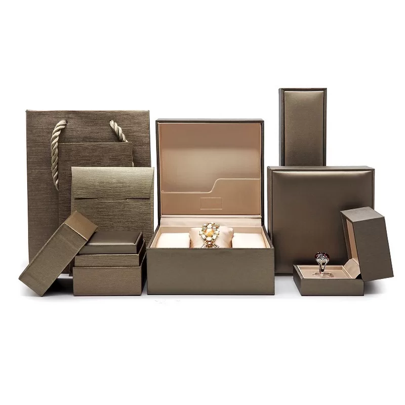 18K gold satin-lined Bulgari-style ring case,Italian luxury heirloom ring presentation box,Bulgari-inspired ring box,personalized engraved Bulgari gift box