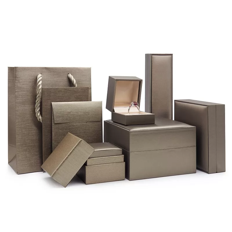 18K gold satin-lined Bulgari-style ring case,Italian luxury heirloom ring presentation box,Bulgari-inspired ring box,personalized engraved Bulgari gift box