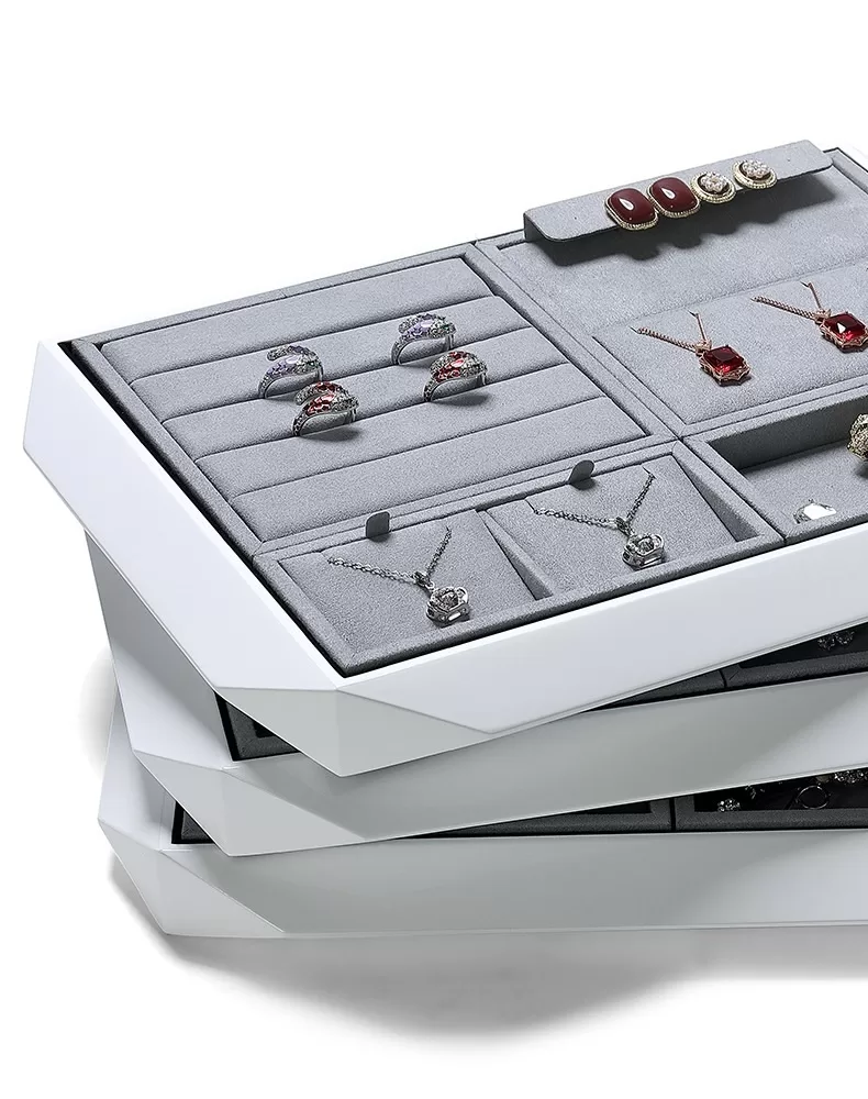 Soft microfiber pendant holder insert fits diamond series display tray