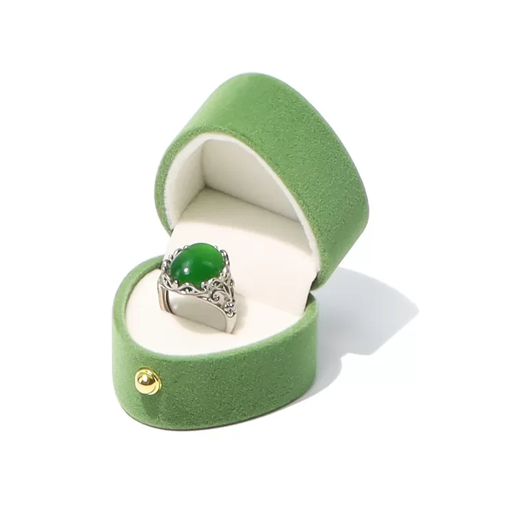 Custom velvet ring box