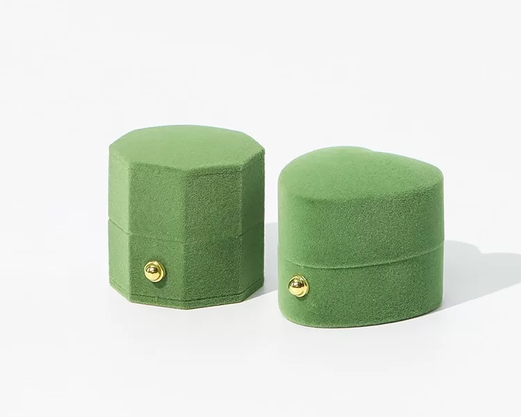 Wholesale velvet jewelry packaging in assorted colors