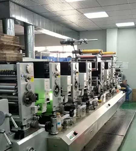 Automatic printing machine in Louis Packing jewelry box factory China